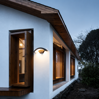 Lampe murale extérieure LED moderne en forme de croissant de lune, 18W, IP65, étanche, en alliage d'aluminium, garantie 2 ans, 6000K, angle de faisceau 150°
