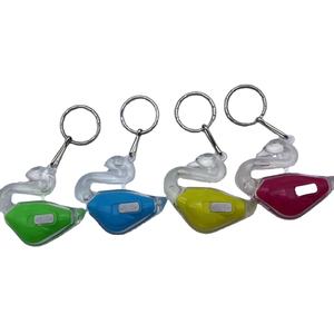 Bán buôn dễ thương hình thiên nga LED Đèn pin keychain đa chức năng keychain ánh sáng mini LED ánh sáng - Product Image 1