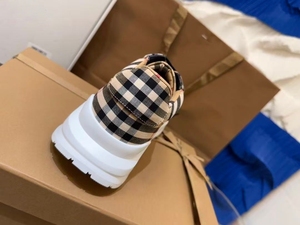Wholesale classic check and stripe pattern fashionable casual shoes, luxurious and breathable tennis shoes for men and women - Product Image 5