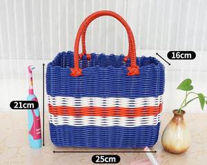 ถุงใส่ตะกร้าถักไหมพรมหลอดพลาสติก PP สีสำหรับชายหาดกันน้ำแบบดั้งเดิมตามฤดูร้อน - Product Image 2