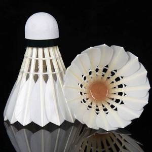 Volants de <span class=keywords><strong>badminton</strong></span> en plumes de canard rouges Yasi Yawi non marqués, sélection de Lin Li, avec base en liège composite, économiques et durables pour l'entraînement au <span class=keywords><strong>badminton</strong></span> - Product Image 4