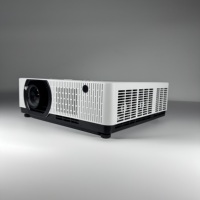 Projecteur laser 3LCD 7800 lumens WUXGA compatible 4K, portable et professionnel pour une exposition immersive, spectacle de lumière à projection 360°