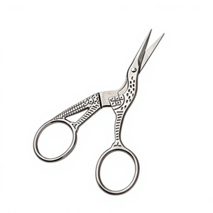 Ciseaux de beauté en acier inoxydable, lame pointue et tranchante, bord lisse, pour broderie, couture, travaux manuels, petite taille - Product Image 1