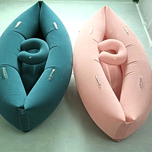 Bañera Inflable para Bebé con Almohada para el Cuello, Color Rosa y Azul, Material de PVC Ecológico para Bañar a los Niños - Product Image 3