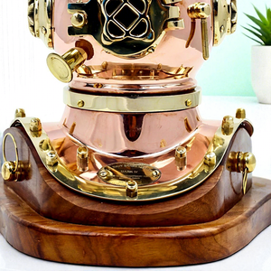 Réplica del Casco de Buceo Mark V con Base de Madera, Decoración Náutica Marítima Steampunk, Casco de Buceador para Exhibición, Grabado Personalizado Coleccionable - Product Image 5
