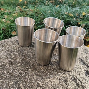 Tasse et Chope à Bière Portable en Acier Inoxydable 201 de Qualité Alimentaire 18/10 330ML Écologique Sans BPA pour Cadeaux et Fêtes de la Bière - Product Image 3