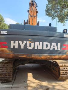Excavadora Hyundai 520L-9VS de Segunda Mano, 52 Toneladas, Trabajo Pesado, en Buenas Condiciones de Funcionamiento - Product Image 3