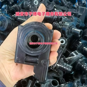 Válvula de Control de Refrigerante Toyota 16671-25010 de Plástico para Rav4 Sienna 2019-2023 - Product Image 3