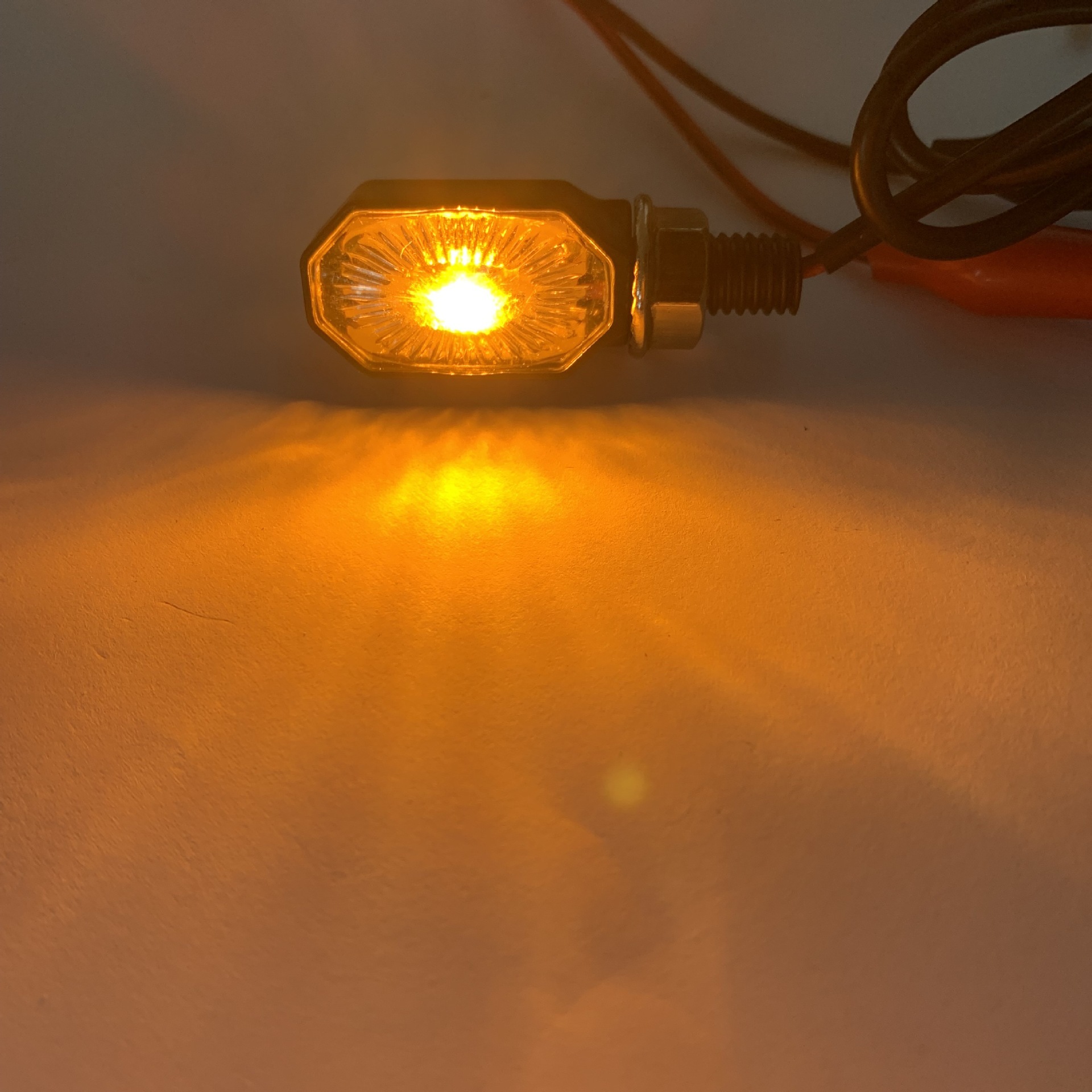Qiilu 4x Clignotants Universels Moto Ambre 12V - Indicateurs Direction Lumineux