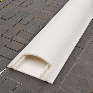 Vente d'usine conduit de câblage en PVC montage facile ferme le couvercle de cordon de câble <span class=keywords><strong>mural</strong></span> en plastique certifié Rohs goulotte de câble de sol en arc - Product Image 2