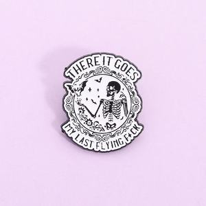 L'umorismo nero personalizzato Boo fantasma cita spilla elegante spilla in smalto duro "penso di essere morto, sto bene ora" tecnica di progettazione a mano - Product Image 1