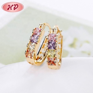 Pendientes de Aro Modernos al por Mayor, Chapados en Oro de 18K con Circonita, Diseño de Moda, Joyería de Aleación para Aniversario de Mujer - Product Image 3