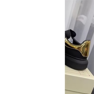 Sneakers de luxe en cuir noir avec talon miroir doré, chaussures décontractées à plateforme à semelle épaisse pour hommes et femmes - Product Image 3
