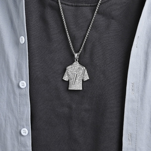 Collar con colgante de camiseta de fútbol Messi 10, chapado en oro, con incrustaciones de diamantes, para hombre, joyería de estilo hip hop urbano, regalo. - Product Image 3