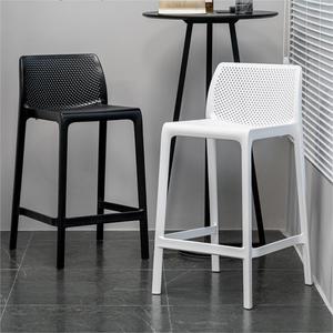 Tabouret <span class=keywords><strong>de</strong></span> bar en plastique PP <span class=keywords><strong>de</strong></span> nouvelle conception, <span class=keywords><strong>chaise</strong></span> haute, mobilier <span class=keywords><strong>de</strong></span> café et <span class=keywords><strong>de</strong></span> restaurant, style nordique, chaises <span class=keywords><strong>de</strong></span> bar - Product Image 2