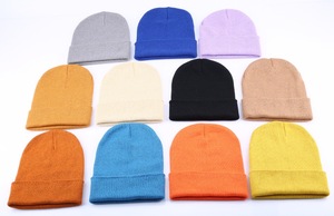 Gorros de Invierno Personalizados de Fábrica con Logotipo, Color Sólido, Unisex, 100% Acrílico, Tejidos, Bordados - Product Image 3