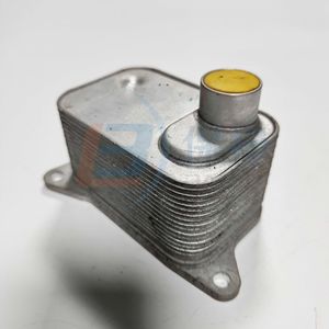 เครื่องทำความเย็นน้ำมันเครื่อง เครื่องทำความเย็นเกียร์ 06K117021B อลูมิเนียมอัลลอยด์ ชนิดหล่อลื่น - Product Image 1