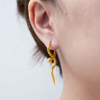 Delicados Pendientes de Aro con Forma de Serpiente, Joyería de Animal Espiritual para Ella, Pendientes de Aro de Serpiente de Acero Inoxidable Chapados en Oro de 18K