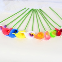 Vente en gros PU Mini Calla Lily simple tige fleurs artificielles pour la maison décorations pour Noël Nouvel An Halloween retour à l'école
