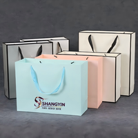 Boîte d'emballage pour extensions de cheveux biodégradables sur mesure, boîte en papier rigide avec logo en feuille d'or et doublure en satin, emballage cadeau de luxe