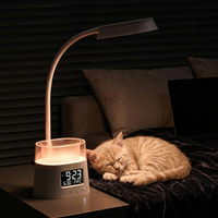 Lámpara de Escritorio con Portaplumas, Lámpara de Estudio Multifuncional Blanca con Organizador de Plumas, Reloj Digital, Puerto USB y Luz Nocturna RGB OEM ODM