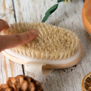 Cómodo agarre cepillo de ducha anticelulítico de mano cerdas de jabalí Natural cepillo de cuerpo ovalado exfoliante seco de madera - Product Image 5