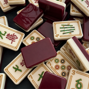 Juego de Mahjong Americano Automático Borgoña Personalizado al por Mayor, 160 Fichas Acrílicas Pulidas a Mano, Diseño Temático Festivo para 4 Jugadores - Product Image 3
