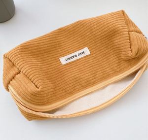 Trousse à crayons grande capacité en velours côtelé style coréen pour étudiants, en cuir véritable, mignonne et décontractée, vente en gros - Product Image 4