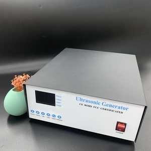 Le générateur ultrasonique de balayage numérique de 1800w 20-40khz fonctionne avec la plaque de transducteur sous-marine ultrasonique pour le nettoyage - Product Image 2