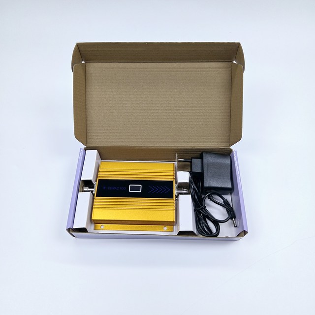 Portable 850/900/1800/2100/2600MHz mobile network signal booster GSM/DCS/LTE 4g mobile phone signal amplifier
