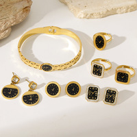 Ensemble de bijoux de luxe étanche et inaltérable avec horloge à chiffres romains, design montre en acier inoxydable, bracelet, bague et boucles d'oreilles