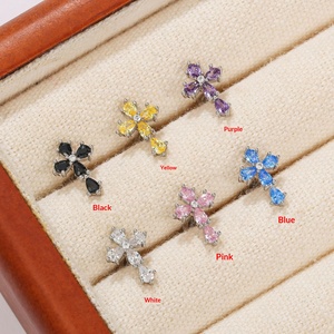 ZUOLA Boucles d'oreilles croix colorées en zircon cubique pour cartilage, hypoallergéniques en acier titane, clous de <span class=keywords><strong>piercing</strong></span> hélix pour usage quotidien - Product Image 5