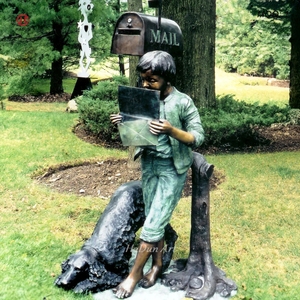 Garden Decor Bronze Boy and Girl with Mailbox Statue