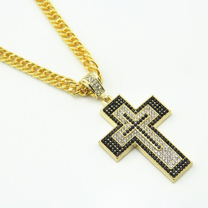 Collier avec pendentif croix classique en argent sterling 925 plaqué or 18 carats par David Cross Jewelry - Product Image 3