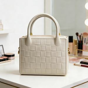 กระเป๋าซิลิโคนกันน้ำแบบซิปสำหรับใส่เครื่องสำอางสำหรับเดินทางรุ่นใหม่ - Product Image 5