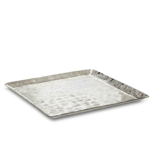 Plateau carré en métal argenté ciselé – Plateau en aluminium moulé lourd pour service de canapés, sushis et apéritifs – Vente en gros B2B - Product Image 1
