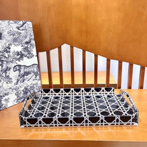 Hot Selling Checkered Pattern American Style Square Acrylic Resin Dishwasher Safe Transparent <b>Wine</b> Glass Storage Tray - Product Image 2