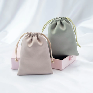 Pochettes en velours avec cordon de serrage, sacs cosmétiques réutilisables, pochette de rangement en tissu doux avec logo personnalisé imprimé - Product Image 4
