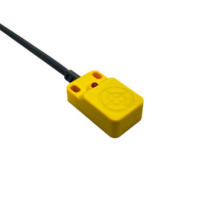 Sensor de Proximidad Inductivo de Detección Superior de Tres Cables, Sensor Fotoeléctrico Cuadrado Inactivo con Salida NPN y PNP - Product Image 1