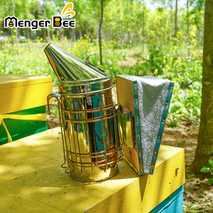 เครื่องรมควันผึ้งรุ่นใหม่ขายดี Menger Bee S-1 ขนาดกลาง ทำจากสแตนเลส สีเหลือง น้ำเงินเงิน สำหรับการเลี้ยงผึ้ง น้ำหนัก 736 กรัม - Product Image 3