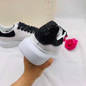 Zapatillas deportivas de diseñador para hombre, unisex, MC Sneakers Mqqueen, transpirables, con cordones, de lujo, estilo casual, de cuero, con suela gruesa. - Product Image 6