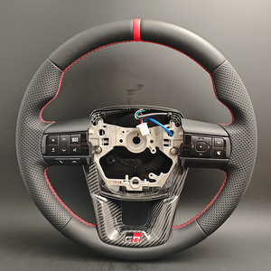 Volante de cuero medio perforado con embellecedor de carbono para Toyota Hilux GD6 GR Revo N70 N80 Land Cruiser <span class=keywords><strong>LC</strong></span> <span class=keywords><strong>200</strong></span> 300 2015-2022 - Product Image 1
