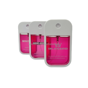 <span class=keywords><strong>ส</strong></span>บู่เหลวแอลกอฮอล์แบบพกพาขนาด 38 มล. 45 มล. พร้อมโลโก้<span class=keywords><strong>ส</strong></span>ั่งทำพิเศษ <span class=keywords><strong>ฆ่า</strong></span>เชื้อแบคทีเรียได้ 99.99% รูปแบบ<span class=keywords><strong>ส</strong></span><span class=keywords><strong>เปร</strong></span><span class=keywords><strong>ย์</strong></span>ขนาดเท่าบัตรเครดิต - Product Image 1