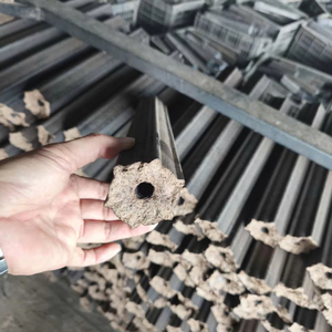 Charbon de bois en briquettes de sciure de bois dur sans fumée pour barbecue, haute teneur en carbone, faible teneur en cendres, combustion longue durée 6 heures, approvisionnement direct usine Vietnam - Product Image 1