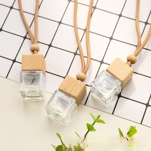 Mini botellas difusoras de coche colgantes reutilizables transparentes personalizadas, capacidad de 6ml, 8ml, 15ml con tapa de madera y sellado de pulverizador de bomba - Product Image 6