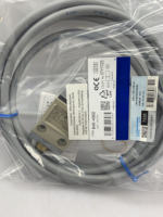 Nouveau interrupteur de fin de course en stock D4C-4302/D4C-4203/D4C-4303/D4C-4324 – Fournisseur fiable, garantie d'un an – Livraison DHL, FEDEX, UPS