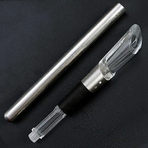 Décanter à vin en acier inoxydable en stock et bâton de refoulement 2-en-1 pour vin rouge, style minimaliste - Product Image 6