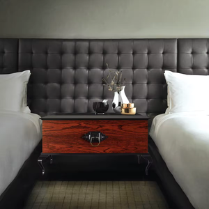 Modern Luxury <strong>Mahogany</strong> Finish Nightstand Elegant Bedroom Furniture Solid Wood <strong>Bedside</strong> <strong>Table</strong> with Drawer - Product Image 1
