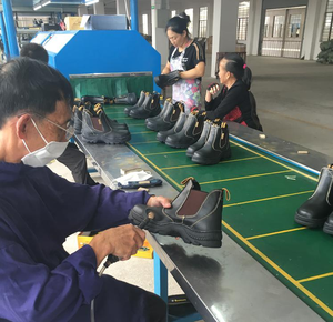 Fabricante fábrica zapatos de seguridad personalizados para los hombres botas de punta de acero de cuero antideslizante impermeable resistente a puñaladas S3 al por mayor - Product Image 5