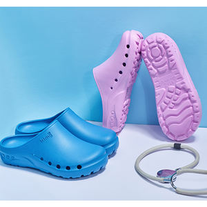 Zapatos <span class=keywords><strong>de</strong></span> <span class=keywords><strong>Goma</strong></span> Antideslizantes <span class=keywords><strong>con</strong></span> Punta Cerrada para Hombre y Mujer, Zuecos Quirúrgicos Transpirables para Quirófano, Venta al por Mayor para Verano - Product Image 2